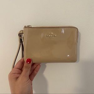 COACH NUDE WRISTLET